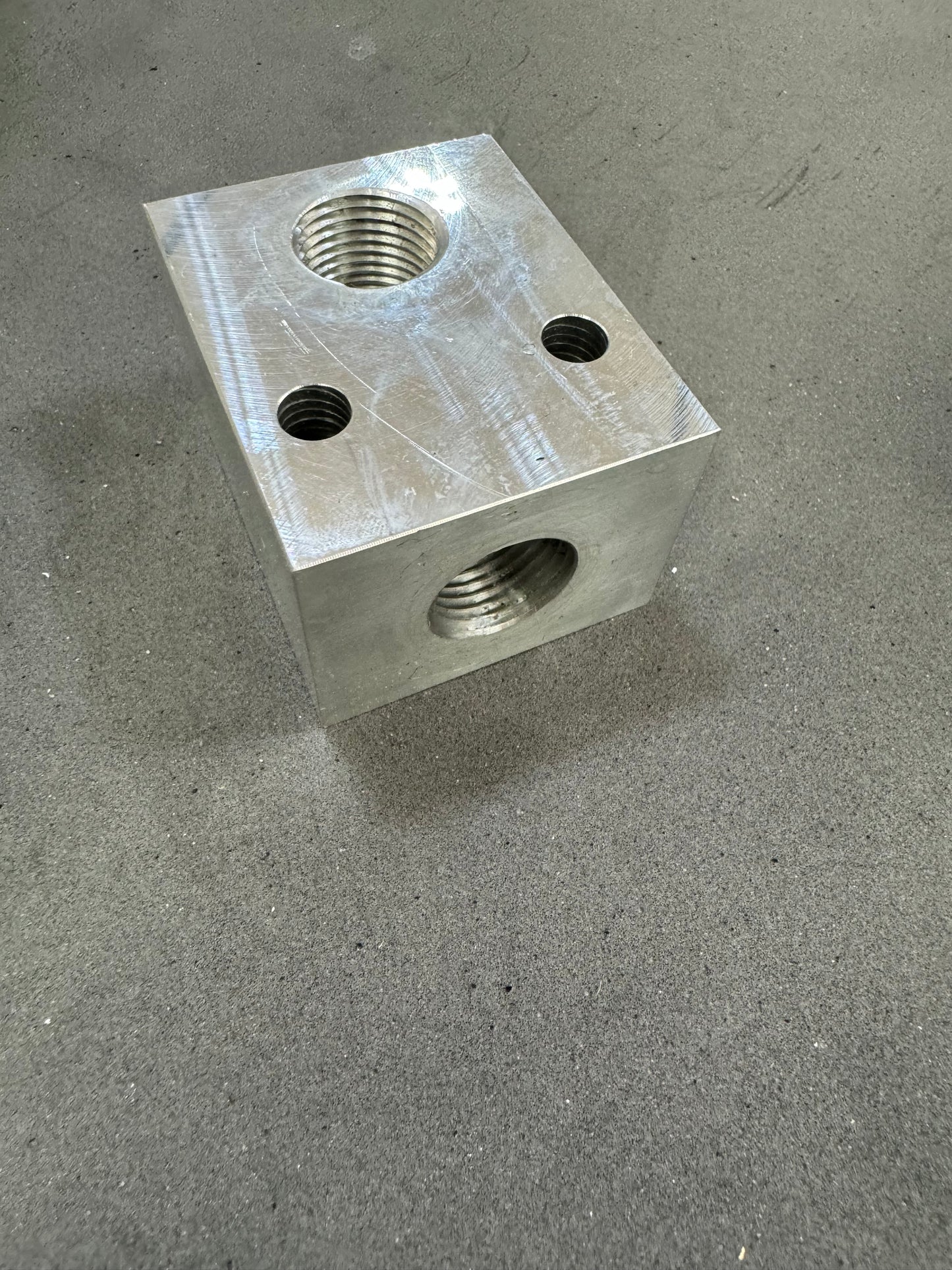 HiLow 2 Hole 90° Manifold